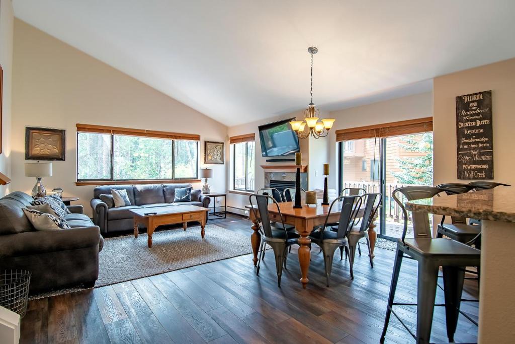 Peak 8 House | Park Forest Moose Pad Townhome: Hot Tub, On Shuttle Route