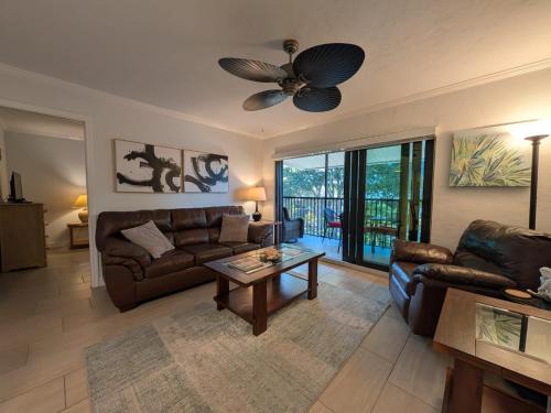 Park Shore House | Park Shore Resort-Deluxe Top Floor, BLDG E 332
