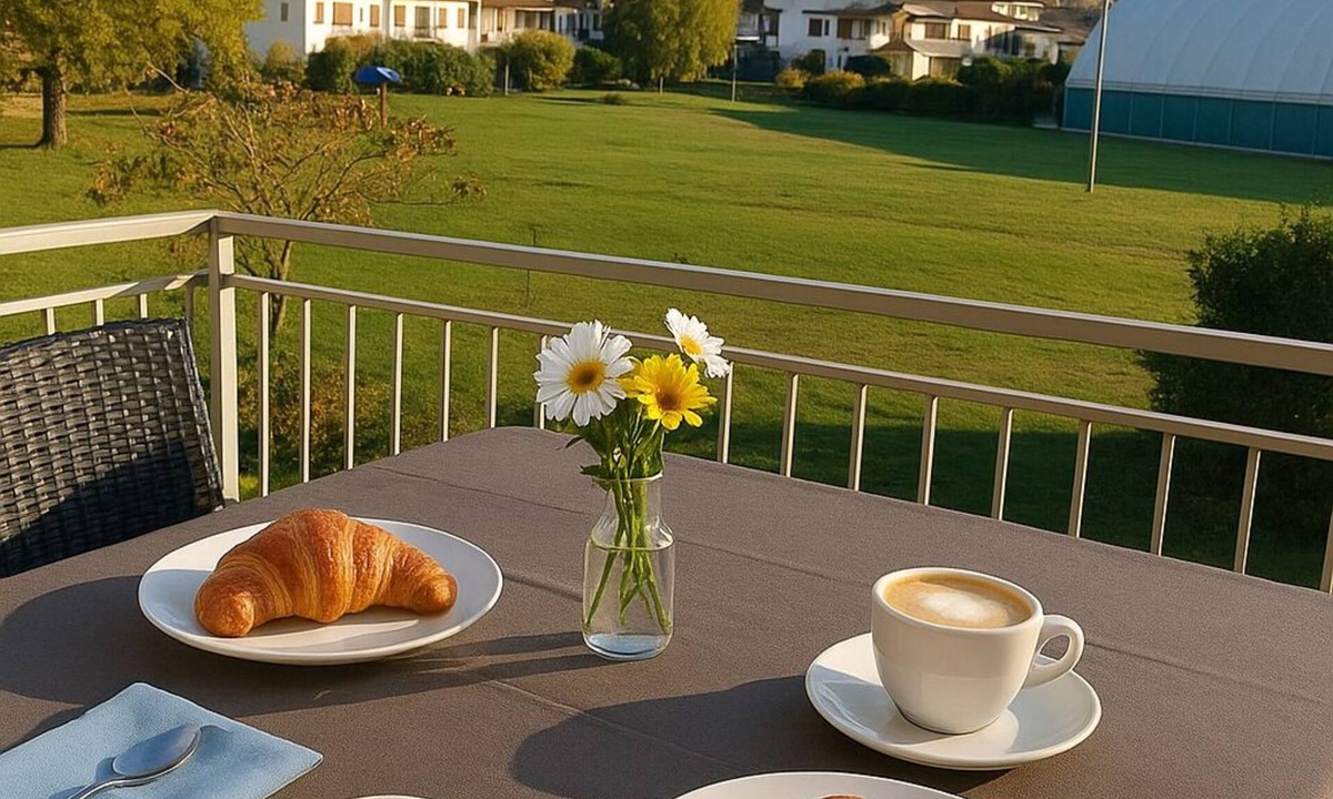 Luni Mare Apartment | Park view apartment, 3 rooms, private parking, kids free.