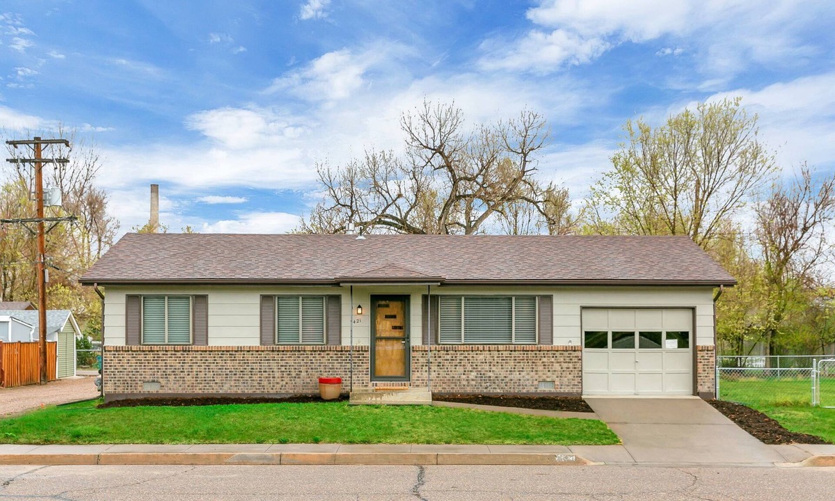 Windsor House | Park Views~Affordable Comfort~Walk to Downtown