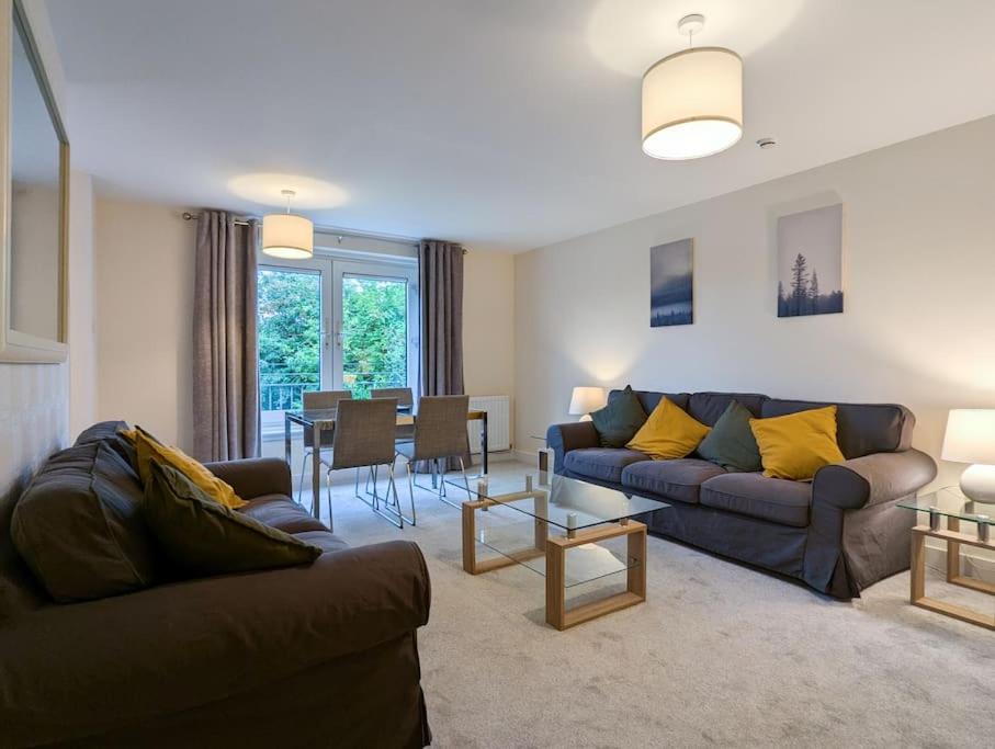 Rosyth Apartment | Parkgate 2 bed, private parking, Rosyth M90