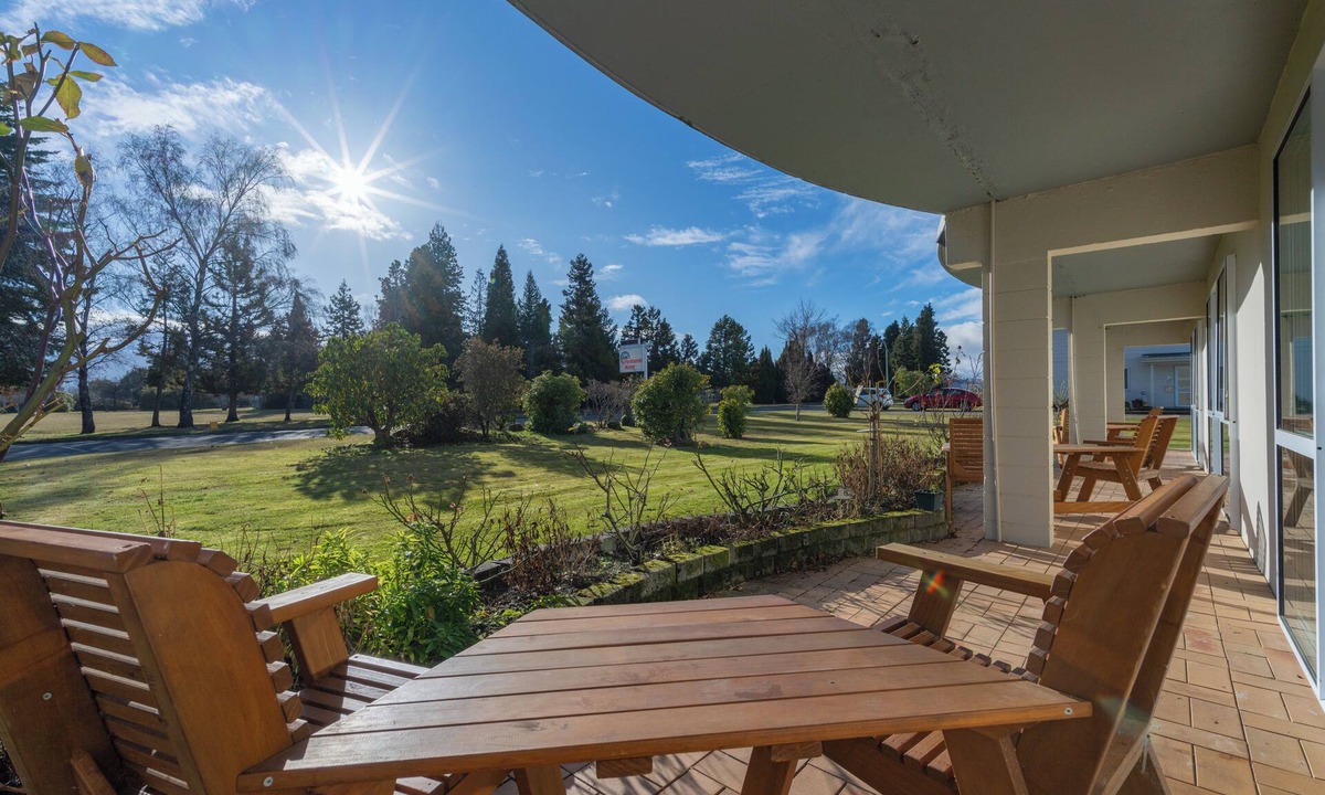 Te Anau Hotel | Parklands Motel