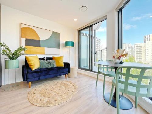 Newton Apartment | Parkside Elegance 1BR Urban Getaway on Queen St - Pool Gym