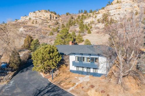 East Colorado Springs Ski Chalet | Parkside