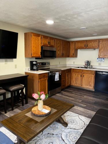 Gardiner House | ParkWay Yellowstone Riverside Studio #6