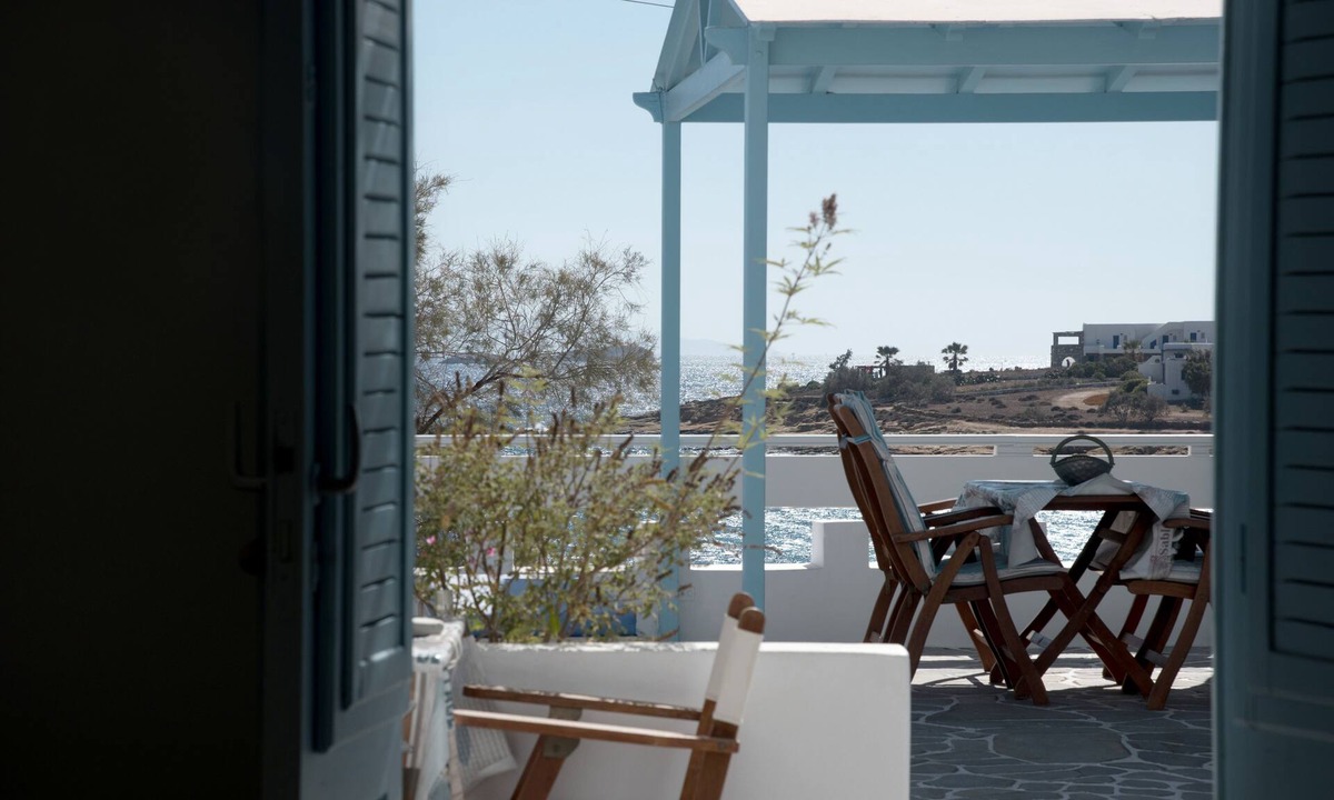 Piso Livadi Hotel | Paros Carmel