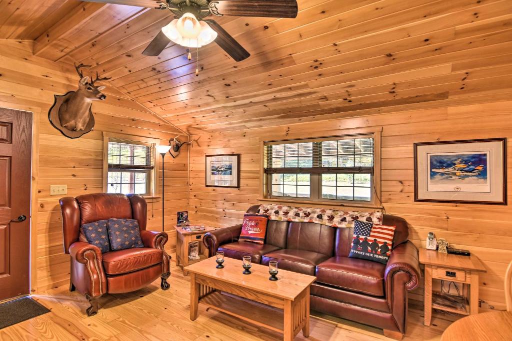 St George House | Parsons Cabin w/Fire Pit & River Access!