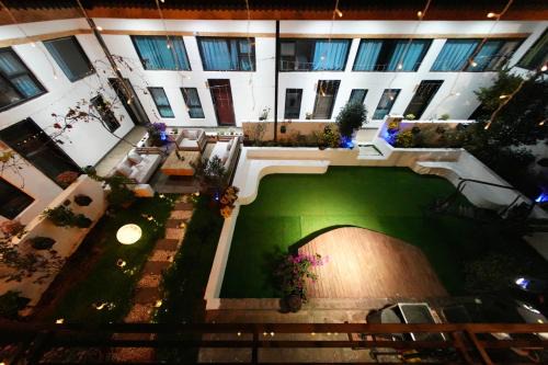 Yulong House | Party House
