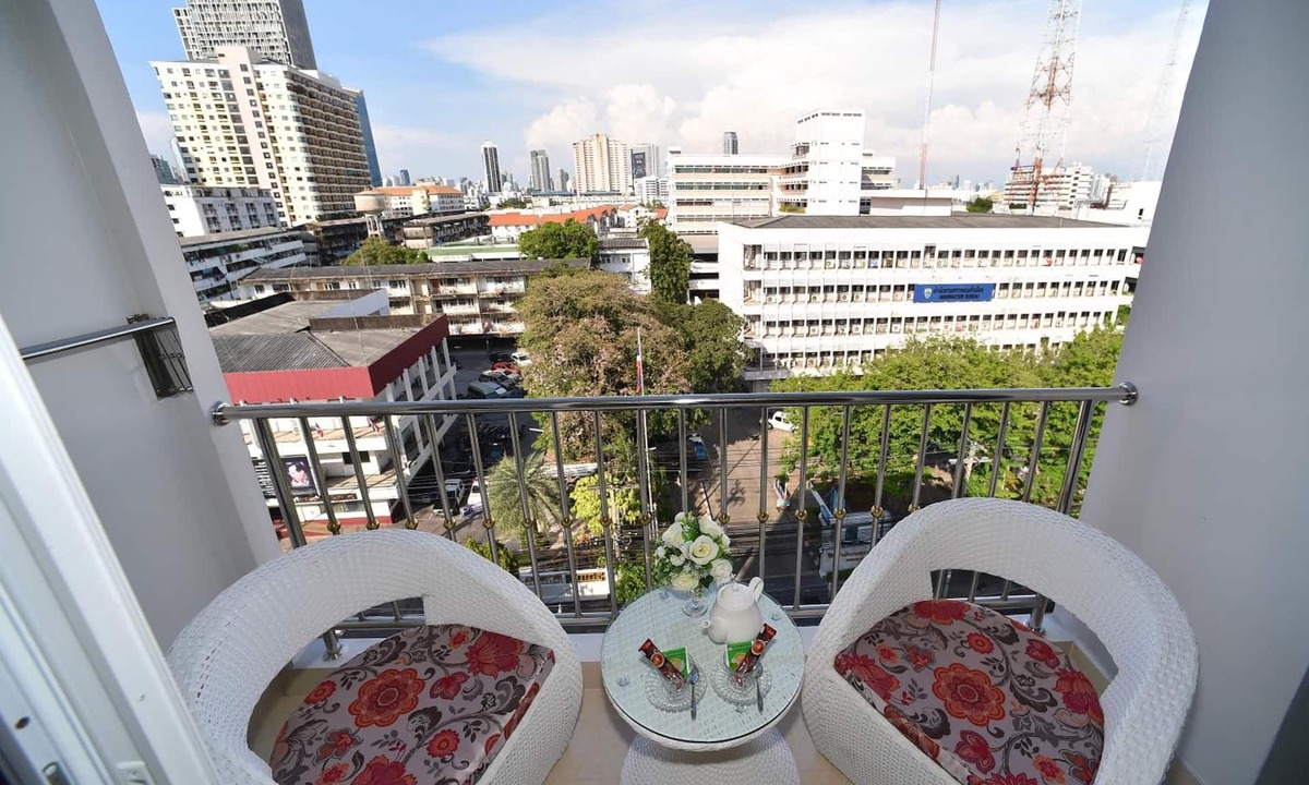 Thung Maha Mek Hotel | Parvena Hotel
