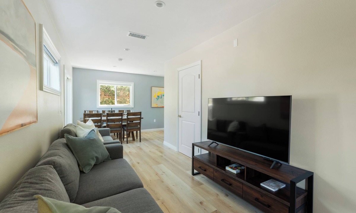 Lamanda Park House | Pasadena 3BR Townhome Perfect for Long Visits