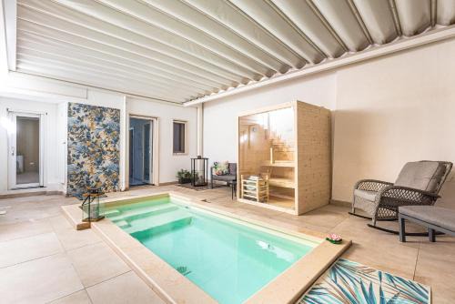 Squinzano Villa | Pasitea Luxury Suite by BarbarHouse