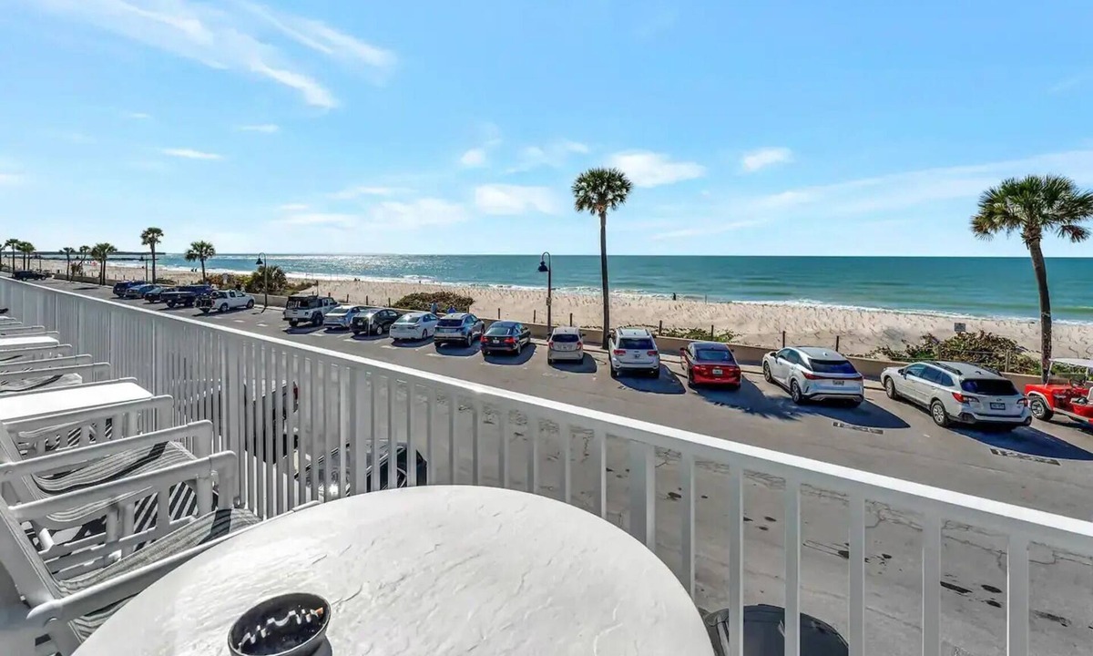 Pass-a-Grille Historic District Apartment | PASS-A-Grille Beach Condo