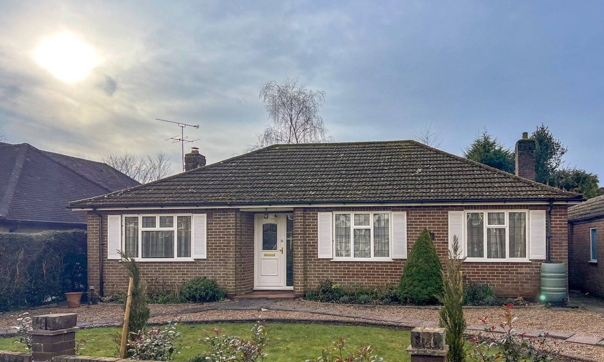 Beaconsfield House | Pass the Keys | Beaconsfield Peaceful Bungalow