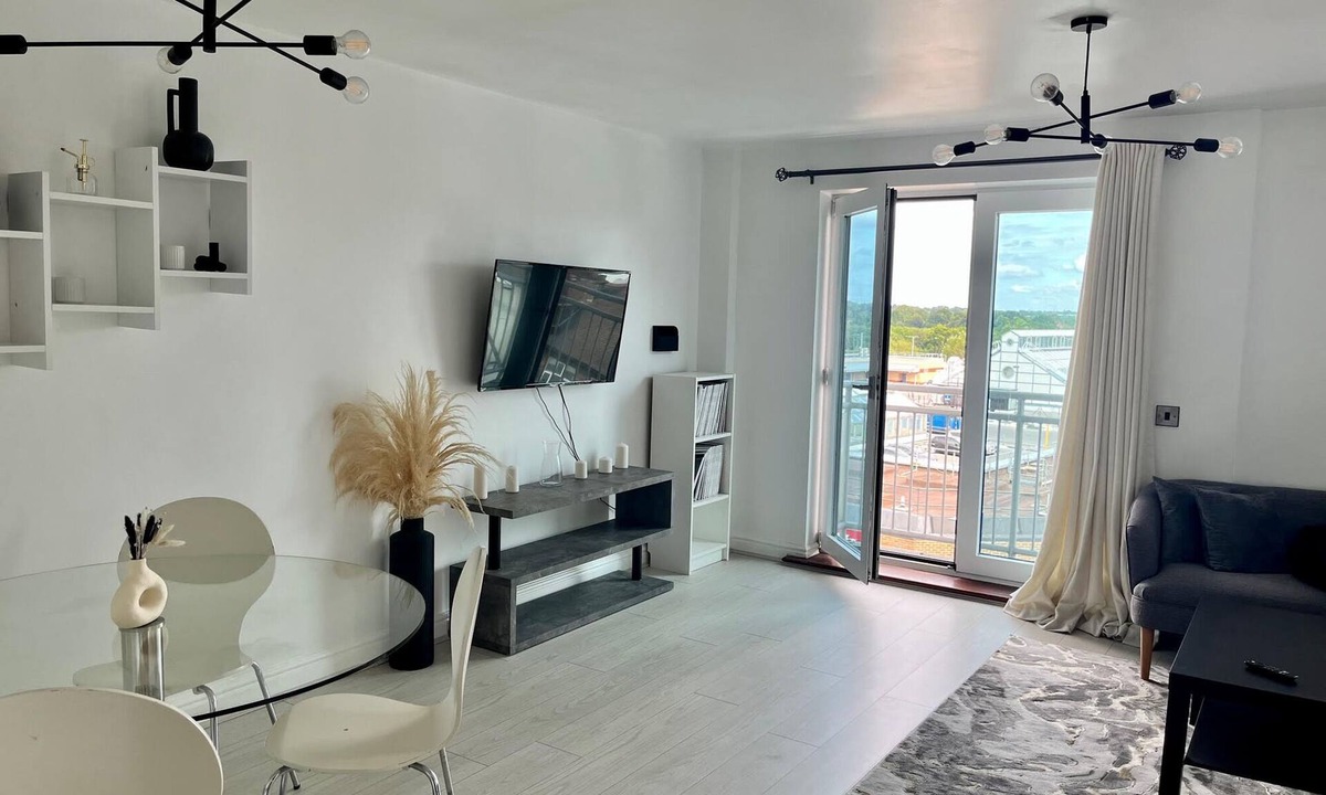Edgware Apartment | Pass the Keys | Central 2 Bed flat in Edgeware with Parking