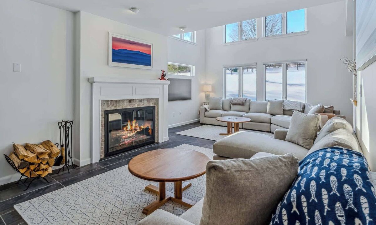 West Hartford Condo | Patio Condo Overlooking Highland Golf, Coach Road