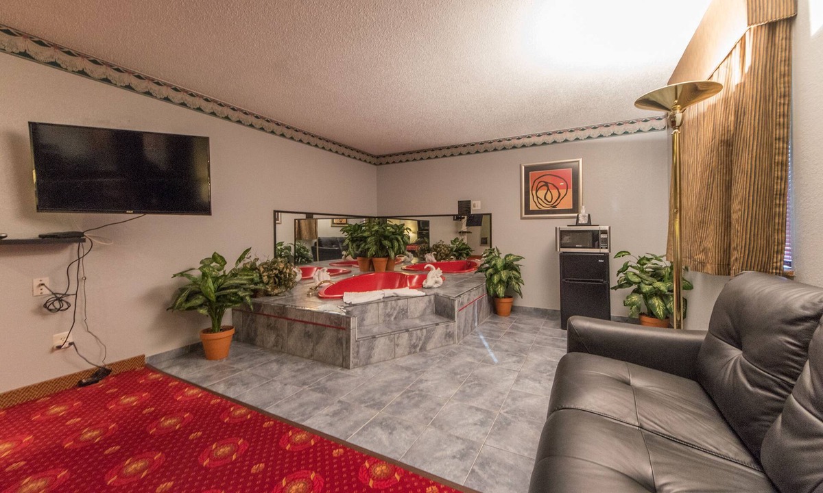 La Plata Hotel | Patuxent Inn