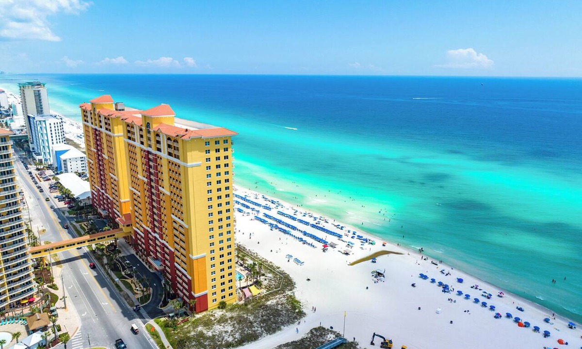 Panama City Beach Hotel | PCB Getaway Gulffront, 2nd Floor, 1 King, 3 full, 1 twin, sofa bed FREE BEACH CHAIRS and umbrella