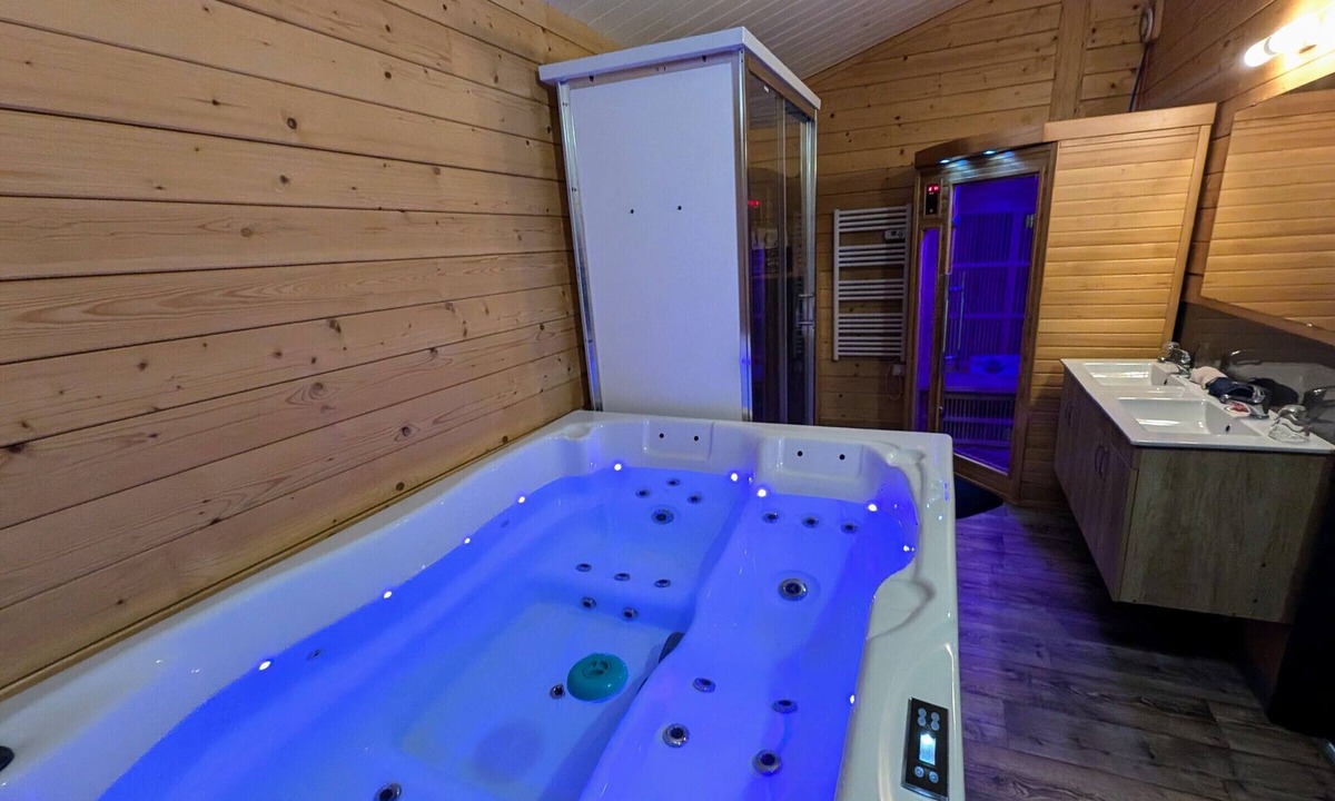 Fougerolles Cottage | Peaceful chalet with spa & sauna in the Vosges