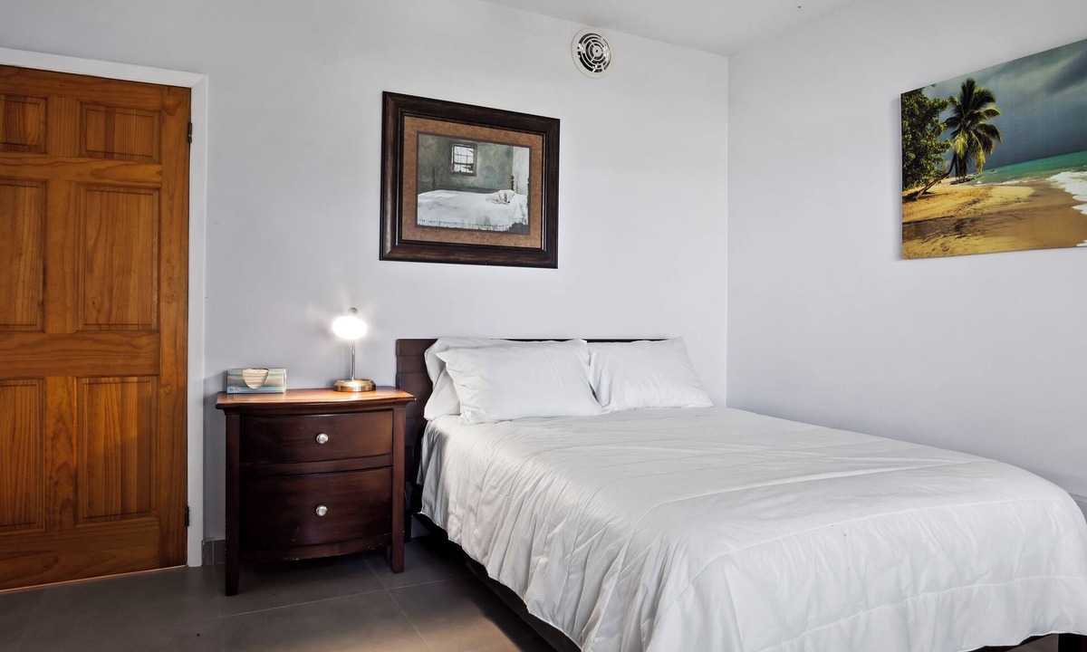 Rosendal Cottage | Peaceful 1-bedroom cottage, Minutes from Magen's Bay!
