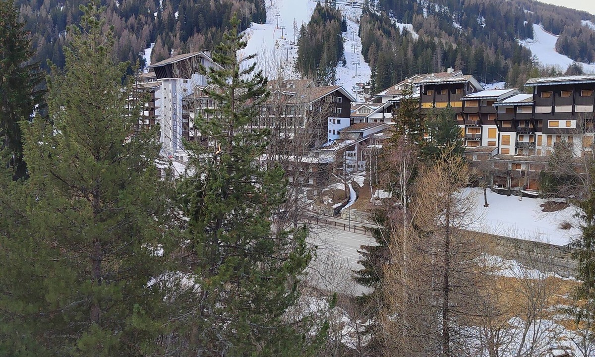 La Thuile Apartment | Peaceful 2-bedroom apartment 5 minute walk from the ski slopes and town center