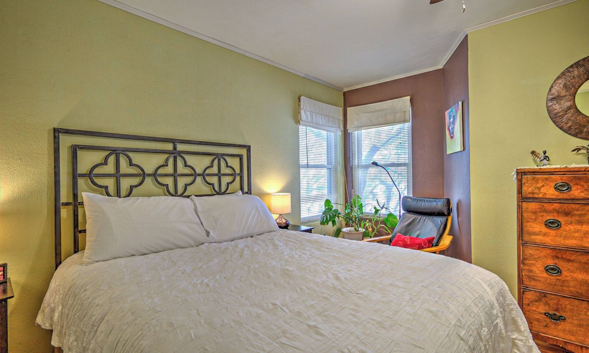 Menlo Park House | Peaceful 2Br Standalone Private Yard Garage Near Downtown, U of A & Trails