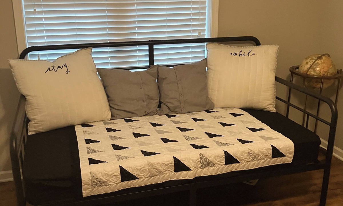 Hamilton House | Peaceful 3 bedroom handicapped accessible house with AC in charming Hamilton.