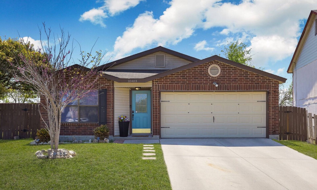 Heritage House | Peaceful 3bd 2 bath home near Sea World & BMT Approved Area