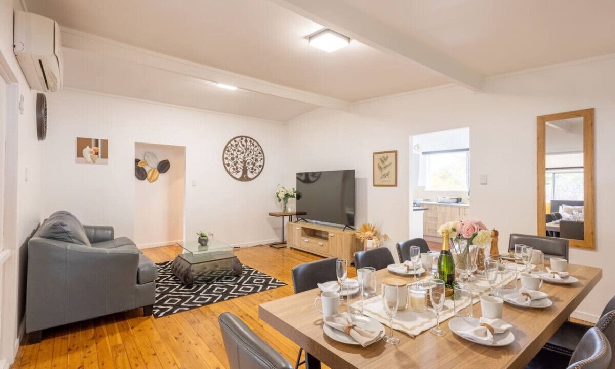 Wavell Heights House | Peaceful 3Beds Affordable Home near BNE Airport