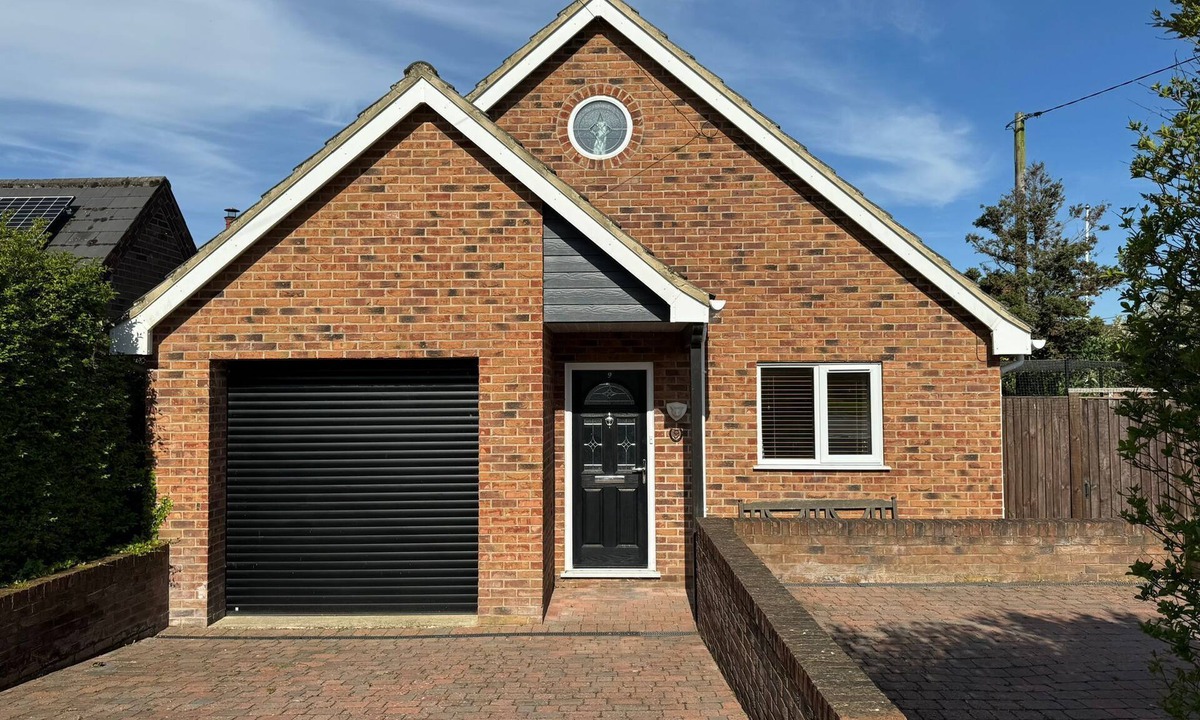 Cantley Ski Chalet | Peaceful 4 bed holiday home 2 ensuite 1 bathroom - Pet Friendly