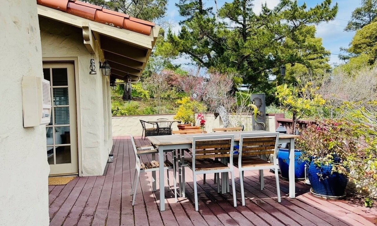 Emerald Hills House | Peaceful 4BR/3Bath Retreat Overlooking Silicon Valley & Stanford