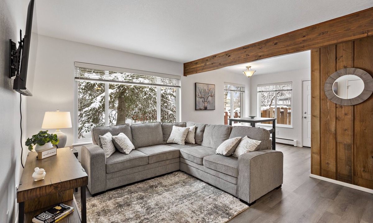 Scenic Foothills House | Peaceful Anchorage Retreat with Mountain Views