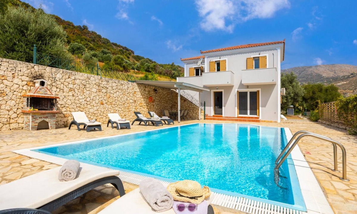 Kateleios Villa | peaceful area at the edge of the village