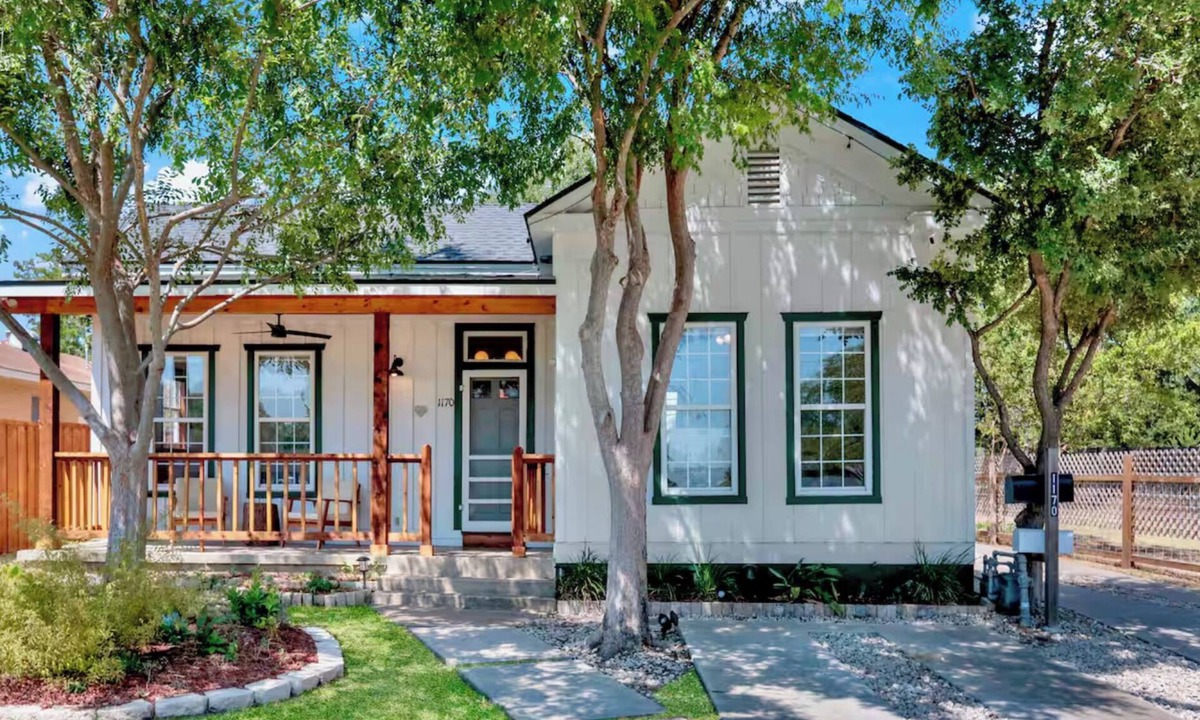 Central East Austin House | Peaceful Austin Cottage with Private Yard. Centrally Located