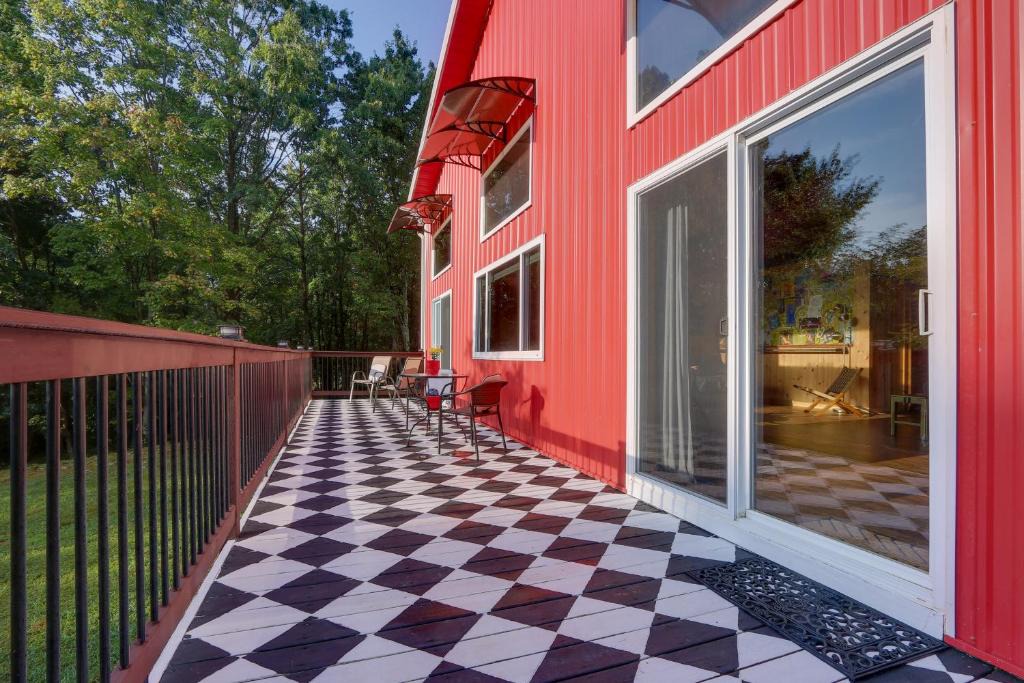 Ridgeway House | Peaceful Berkeley Springs Home: Escape to Nature!