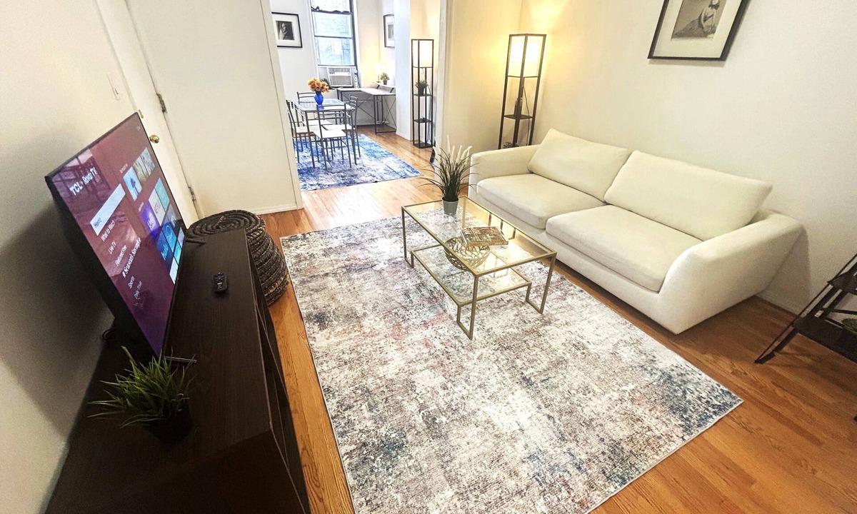 Carroll Gardens Apartment | Peaceful & Bright 2BR in Cobble Hill