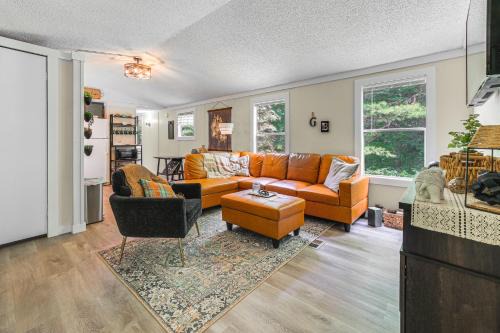 Chester House | Peaceful Brookside Getaway ~10 Mi to Okemo Slopes!