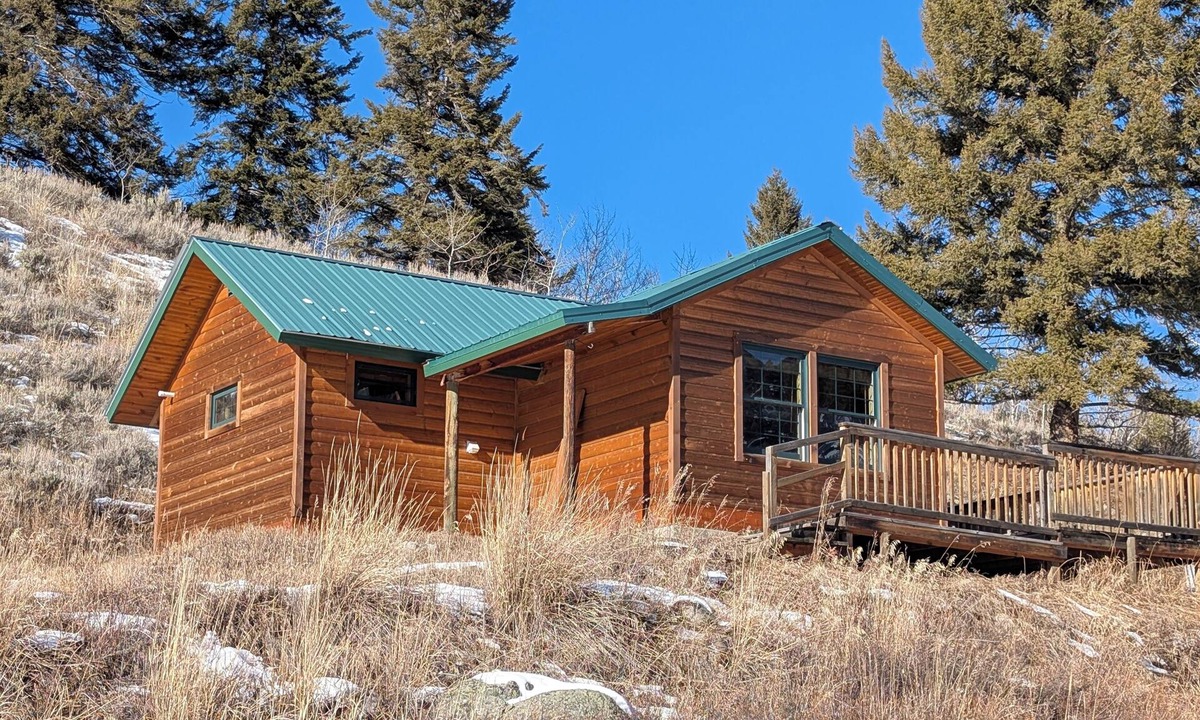 Jardine Cabin | Peaceful Cabin for Two - Stunning Mountain Views - Wildlife Viewing