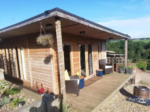 Skegby House | Peaceful Cabin in Skegby -Sleeps2- Fire Pit