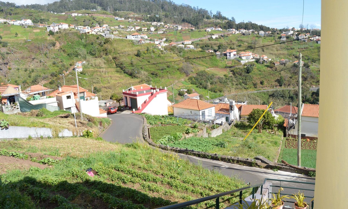 Lombo do Doutor House | Peaceful Calheta Getaway with Sea & Mountain Views - Orchid House