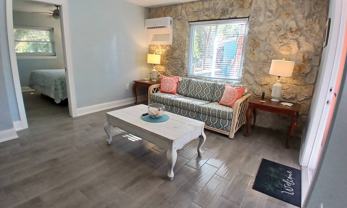 Bonita Shores Cottage | Peaceful Cottage On Imperial River W Dock W&D Kitchen King Bed Can Sleep 4