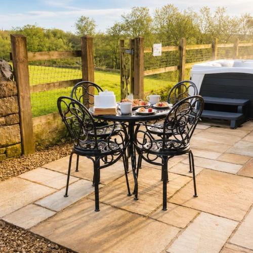 Stoney Middleton House | Peaceful Cottage, Views & Walks