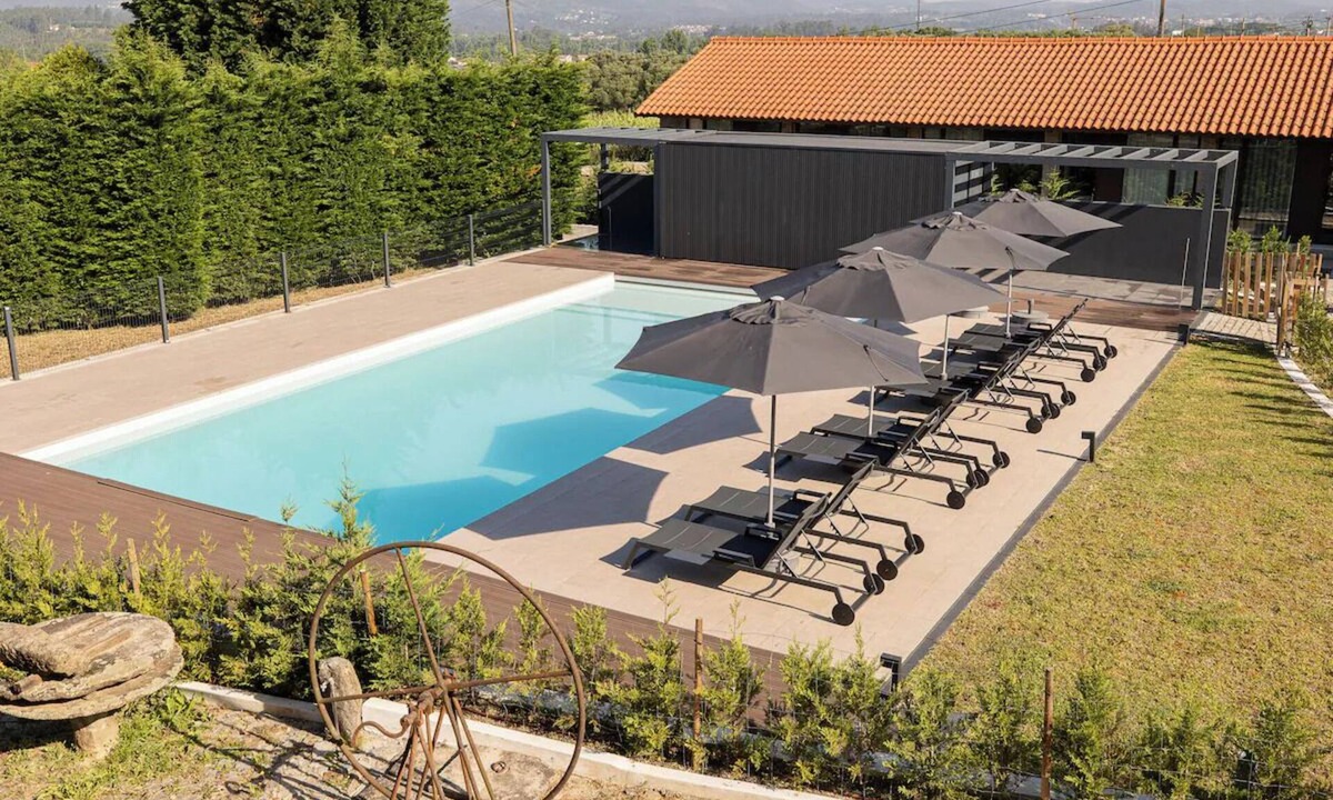 Braga Apartment | Peaceful Countryside Retreat with Pool and Beautiful Garden Views Near Gerês