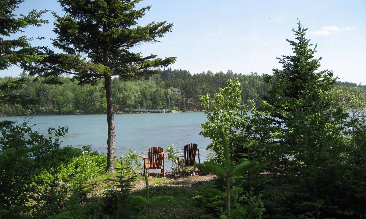 Cushing Cottage | Peaceful, cozy one-bedroom waterfront carriage house steps from our private cove