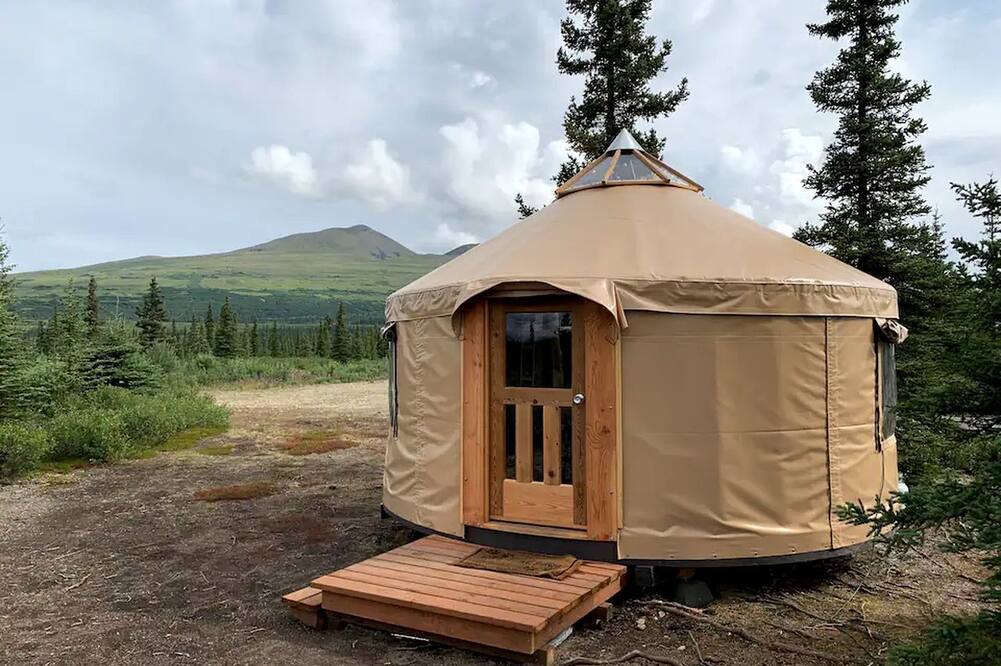 Cantwell Cabin | Peaceful Denali Accommodation for Yurt Glamping in Alaska