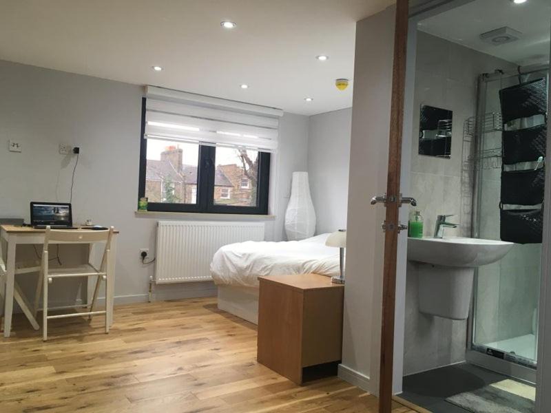 Shacklewell Apartment | Peaceful Double Studio Flat / All Furnished / At the Heart of Dalston
