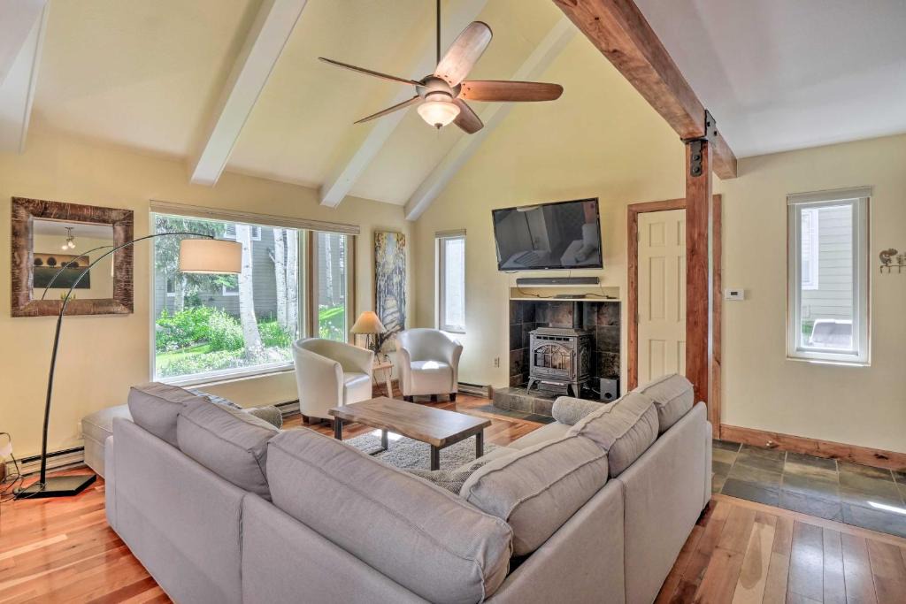 Edwards House | Peaceful Edwards Condo w/Mountain Views!