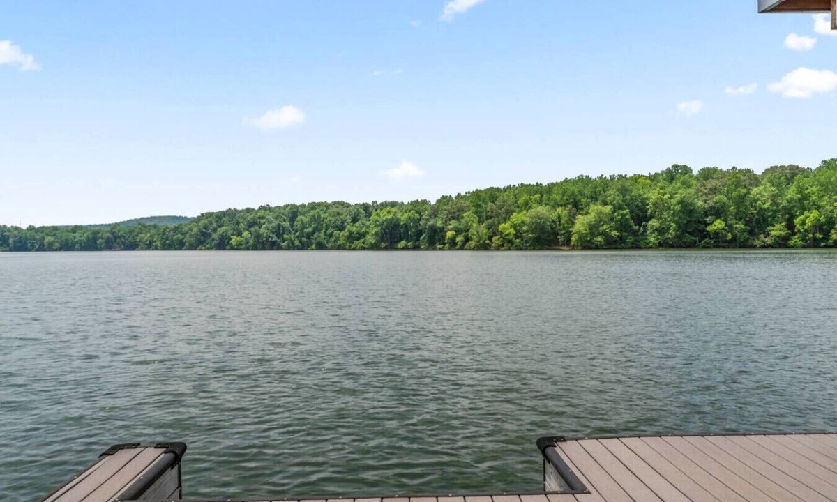 Harriman House | Peaceful Emory River Retreat w/Waterfront/Sleeps 12!