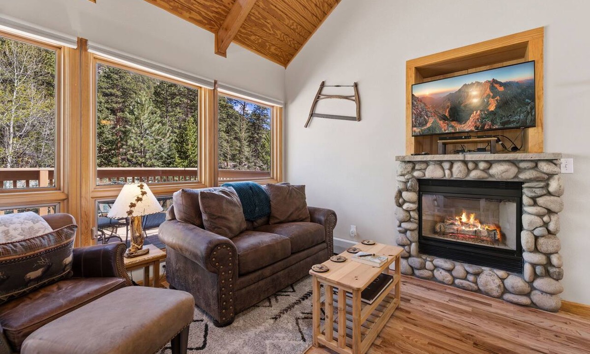 Fall River Estates Condo | Peaceful Fall River Suite Fireplace Close to RMNP
