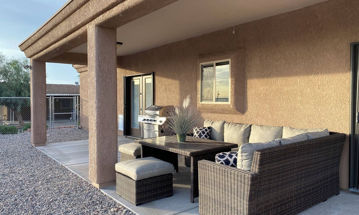 Lake Havasu City House | Peaceful, Family and Pet Friendly Home with Boat-Deep Garage and RV Parking