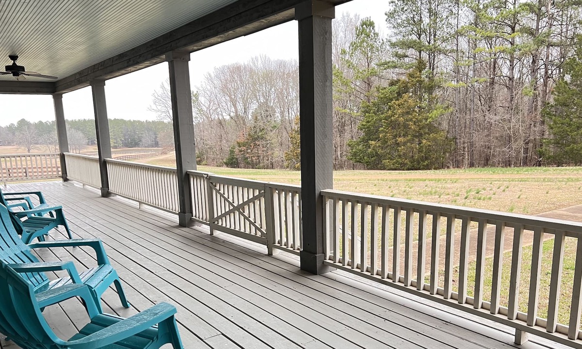 Pheba House | Peaceful Gated 2 Bedroom House with Beautiful View